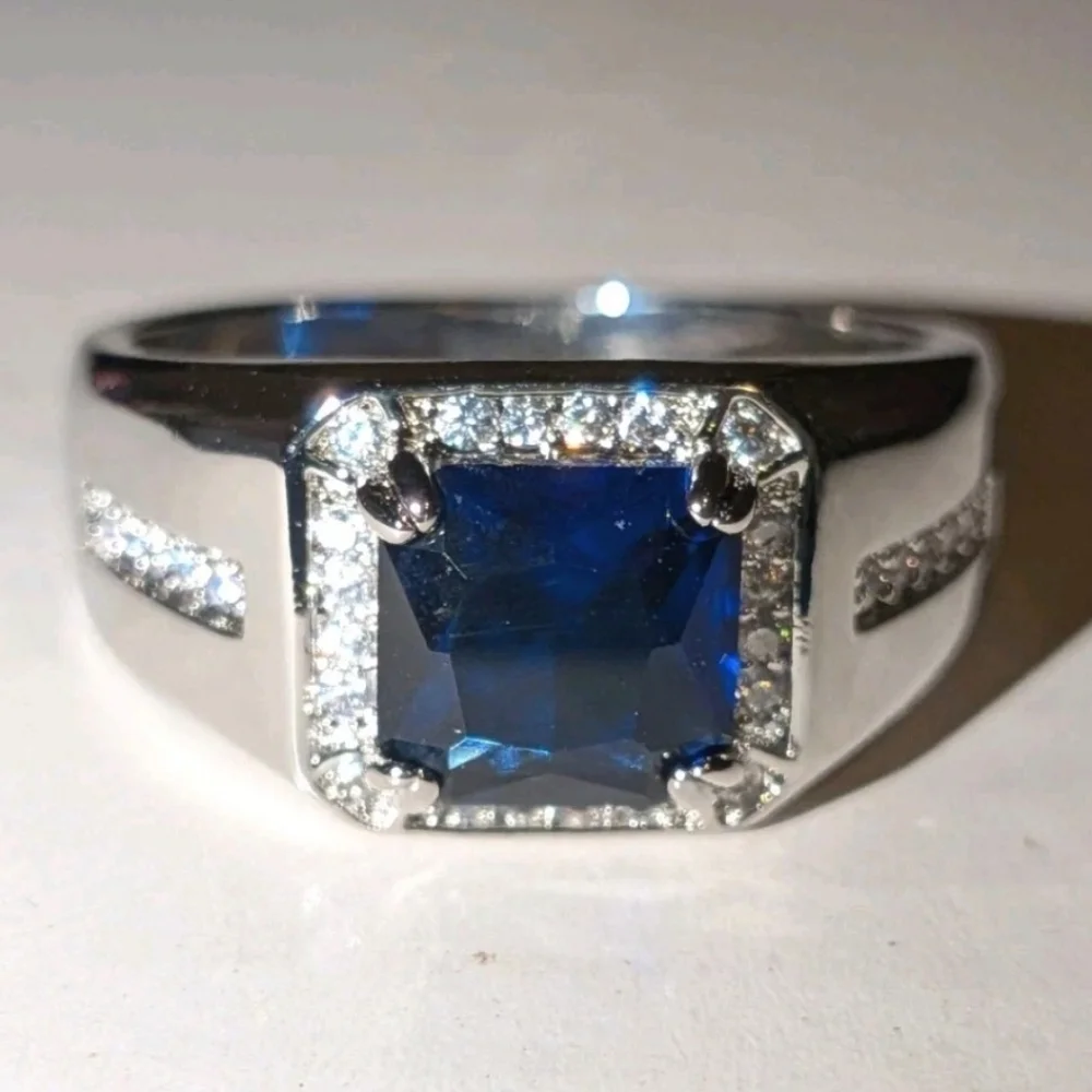 Silvery Classic Men's Sapphire Lab Created Diamond Ring